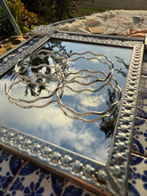 Load image into Gallery viewer, Wave Bangle